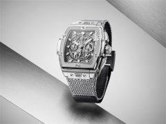 宇舶手表表蒙有划痕处理办法